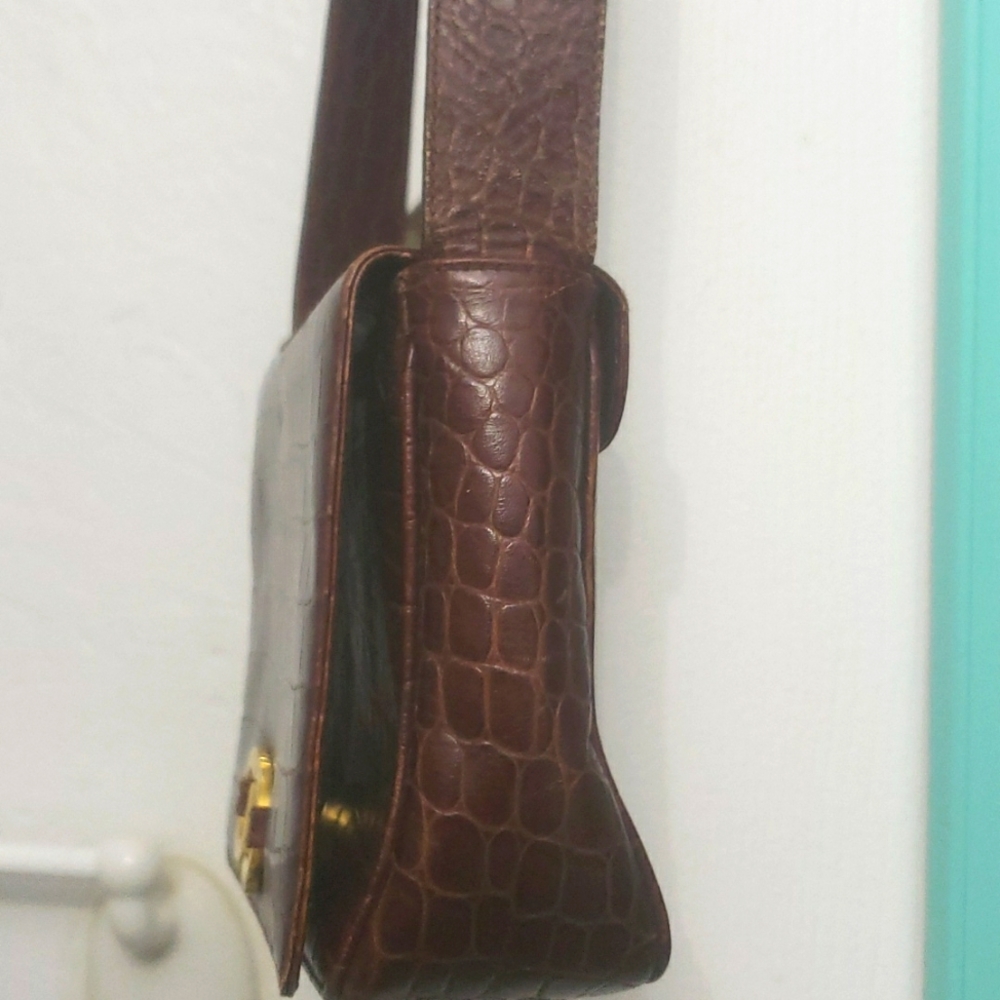 COPY - VINTAGE Salvatore Ferragamo Embossed Made In Italy Purse - Picture 5 of 16